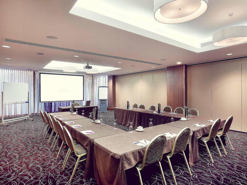 Mercure Perth - Lightning Ridge Tourism 27