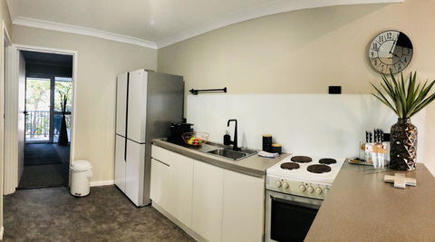 West Beach Lagoon 220 Stylish And Cozy - Lightning Ridge Tourism 11