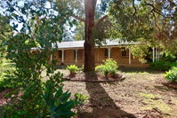 Book Mundaring Accommodation Vacations Lightning Ridge Tourism Lightning Ridge Tourism