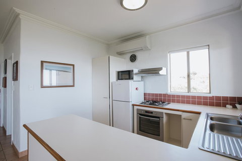Canal Rocks Beachfront Apartments - Lightning Ridge Tourism 10