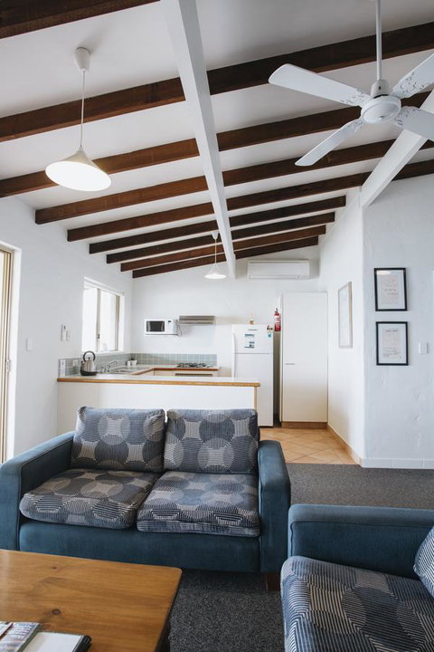 Canal Rocks Beachfront Apartments - Lightning Ridge Tourism 4