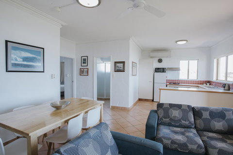 Canal Rocks Beachfront Apartments - Lightning Ridge Tourism 5