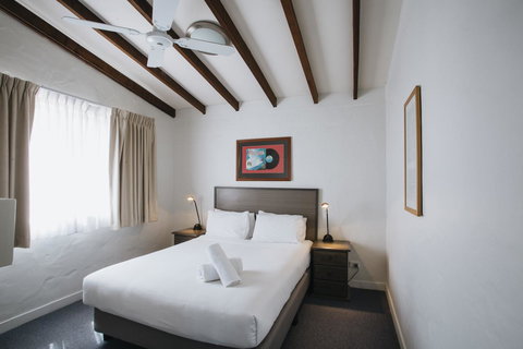 Canal Rocks Beachfront Apartments - Lightning Ridge Tourism 14