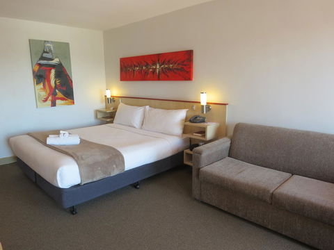 Metro Hotel Perth - Lightning Ridge Tourism 41