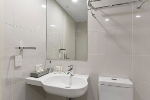 Metro Hotel Perth - Lightning Ridge Tourism 30