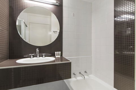 Metro Hotel Perth - Lightning Ridge Tourism 28