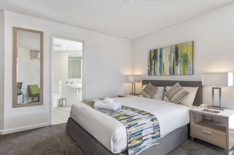 Metro Hotel Perth - Lightning Ridge Tourism 17