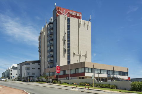 Metro Hotel Perth - Lightning Ridge Tourism 5