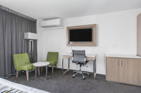 Metro Hotel Perth - Lightning Ridge Tourism 21