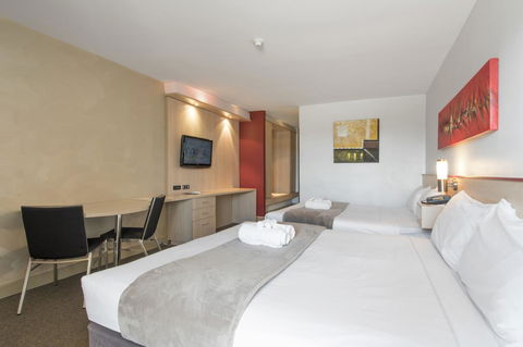 Metro Hotel Perth - Lightning Ridge Tourism 24