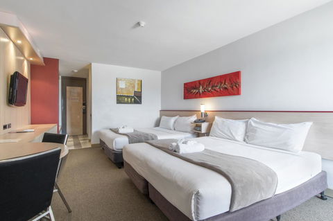 Metro Hotel Perth - Lightning Ridge Tourism 22