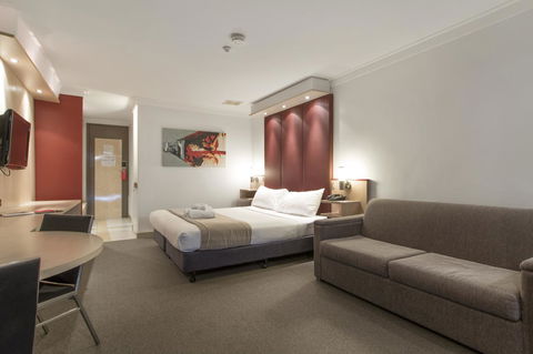 Metro Hotel Perth - Lightning Ridge Tourism 23