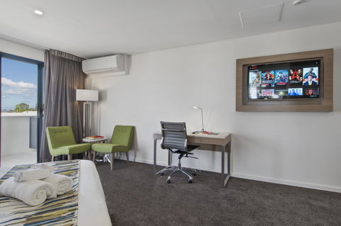 Metro Hotel Perth - Lightning Ridge Tourism 8