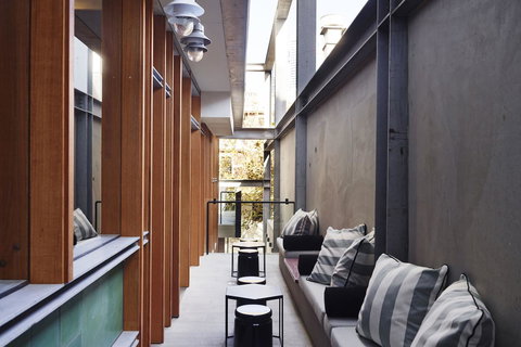 Alex Hotel - Lightning Ridge Tourism 24