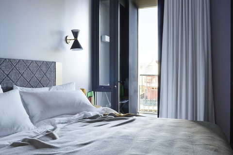 Alex Hotel - Lightning Ridge Tourism 21