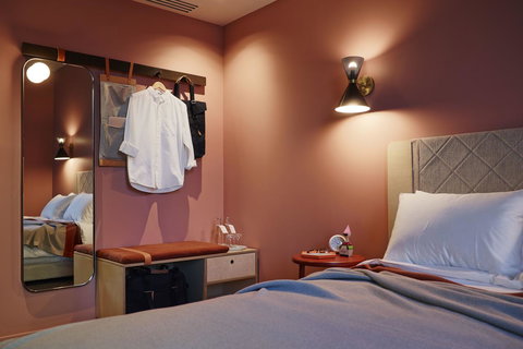 Alex Hotel - Lightning Ridge Tourism 27