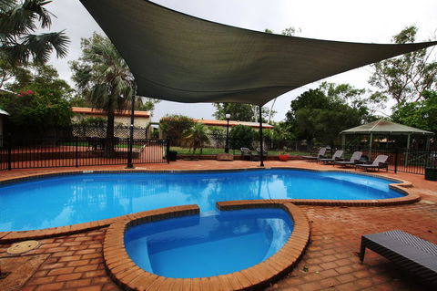 Kimberley Hotel - Lightning Ridge Tourism 20