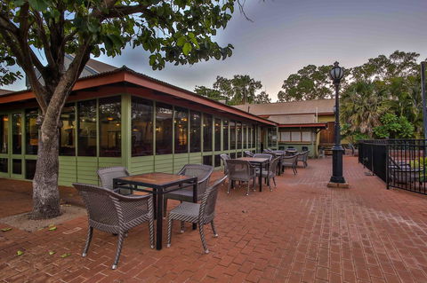 Kimberley Hotel - Lightning Ridge Tourism 18