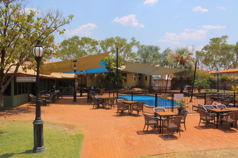 Kimberley Hotel - Lightning Ridge Tourism 19