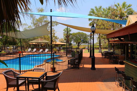 Kimberley Hotel - Lightning Ridge Tourism 15