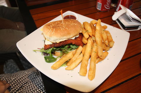 Kimberley Hotel - Lightning Ridge Tourism 30