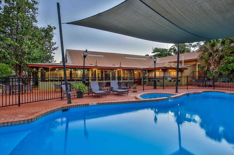 Kimberley Hotel - Lightning Ridge Tourism 21