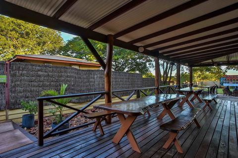 Kimberley Hotel - Lightning Ridge Tourism 17