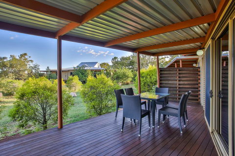 Kimberley Hotel - Lightning Ridge Tourism 5