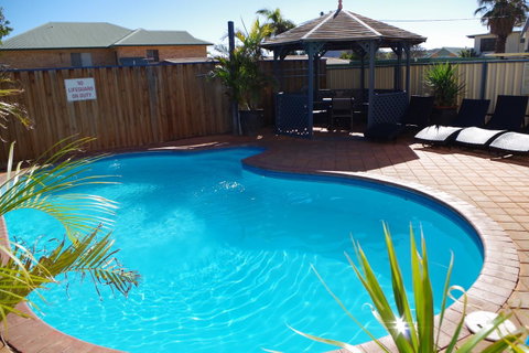 Kalbarri Blue Ocean Villas - Lightning Ridge Tourism 0