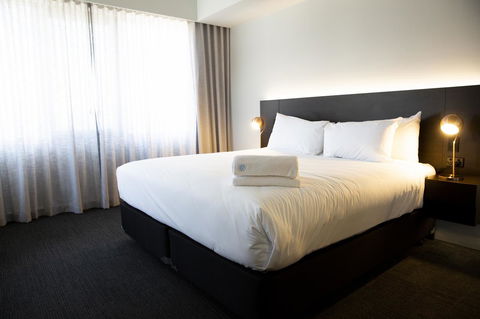 The Gerald Apartment Hotel - Lightning Ridge Tourism 9