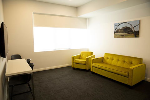 The Gerald Apartment Hotel - Lightning Ridge Tourism 10