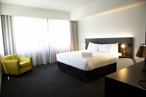 The Gerald Apartment Hotel - Lightning Ridge Tourism 7