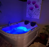 Nelson Bay Bed  Breakfast - Lightning Ridge Tourism