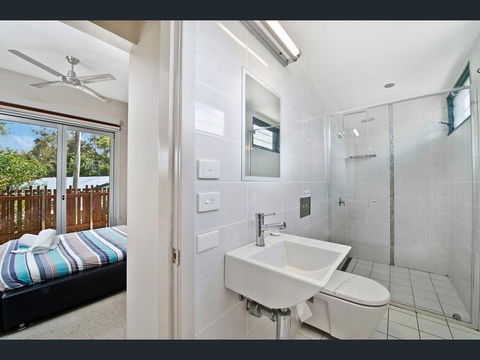 Crescent Head Spa Villa - Lightning Ridge Tourism 5