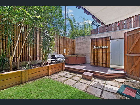 Crescent Head Spa Villa - Lightning Ridge Tourism 11