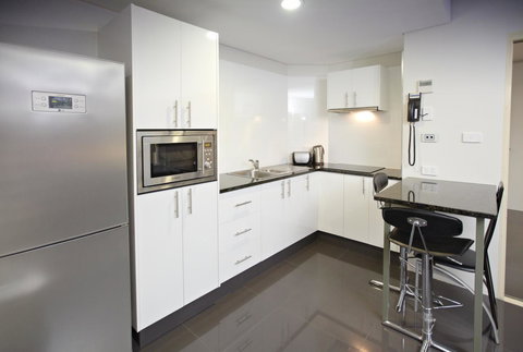 Jesmond Executive Villas - Lightning Ridge Tourism 22