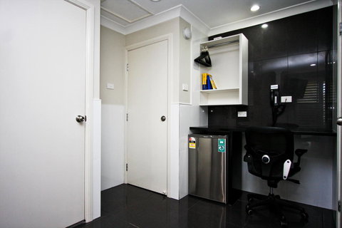 Jesmond Executive Villas - Lightning Ridge Tourism 41