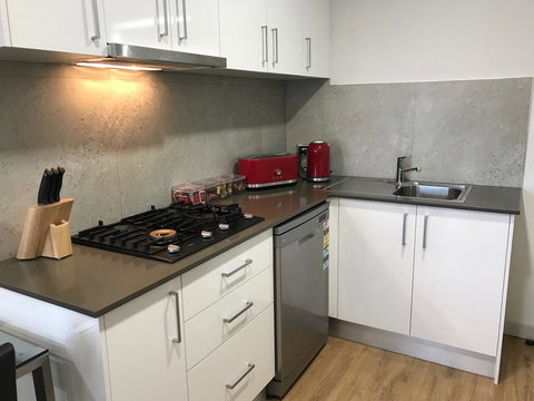 Jesmond Executive Villas - Lightning Ridge Tourism 6