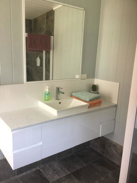 Jetz Bungalow - Lightning Ridge Tourism 1