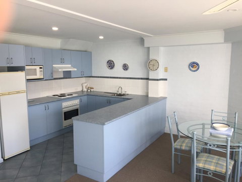 Breakers Apartments - Lightning Ridge Tourism 8