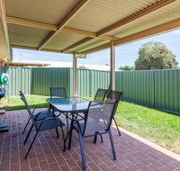 Colonial Court Villas - Lightning Ridge Tourism