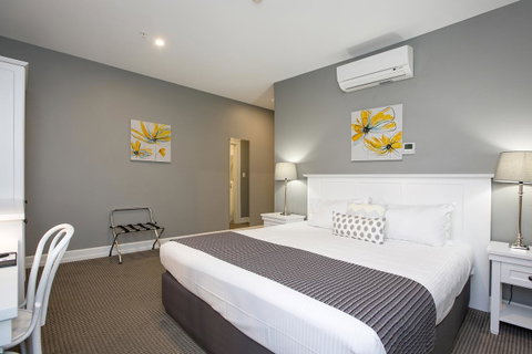 CH Boutique Hotel & Apartments, Ascend Hotel Collection - Lightning Ridge Tourism 24
