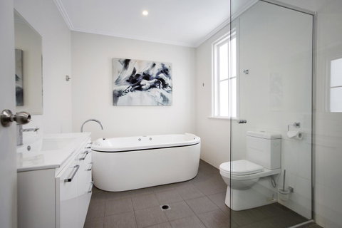 CH Boutique Hotel & Apartments, Ascend Hotel Collection - Lightning Ridge Tourism 20