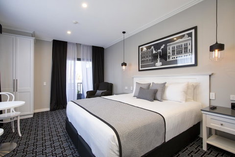 CH Boutique Hotel & Apartments, Ascend Hotel Collection - Lightning Ridge Tourism 2