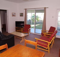 Fleur Cottage 7 Willow Street - Lightning Ridge Tourism