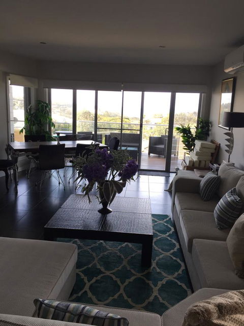 Churchill View Forster - Lightning Ridge Tourism 24