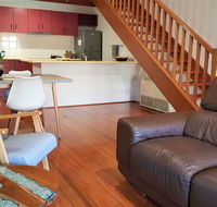 The Great Escape Lofts - Lightning Ridge Tourism
