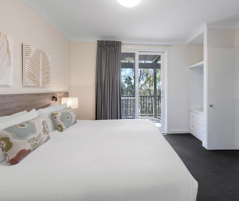 Oaks Cypress Lakes Resort - Lightning Ridge Tourism 22