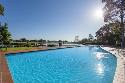 Oaks Cypress Lakes Resort - Lightning Ridge Tourism 30