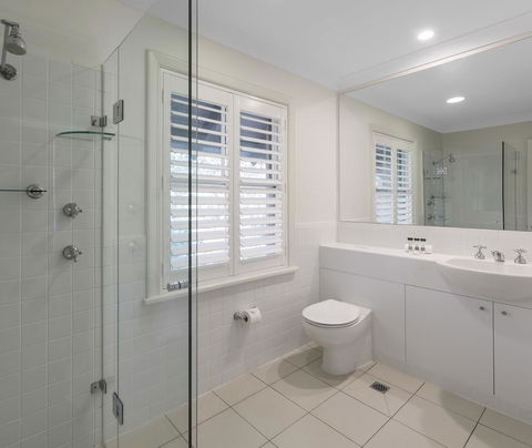 Oaks Cypress Lakes Resort - Lightning Ridge Tourism 41